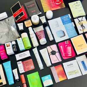 Assorted Bundle of Beauty and Skincare Sample Set